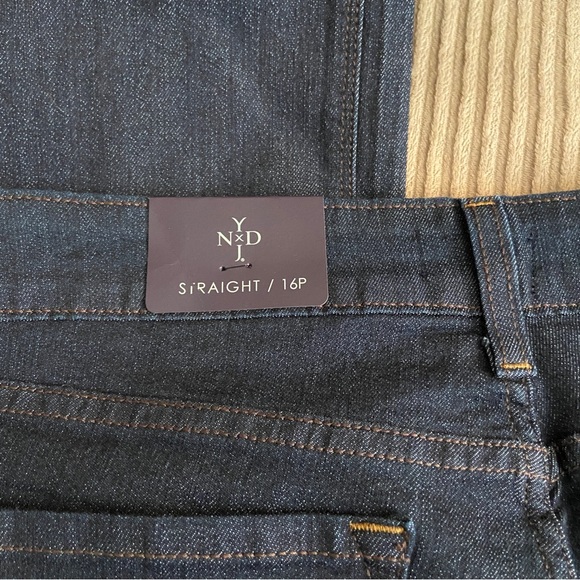 NYDJ Not Your Daughters Jeans Dark Wash Straight leg Size 16P - NWT - ๐บ๐ธ๐บ๐ธ - Picture 9 of 12